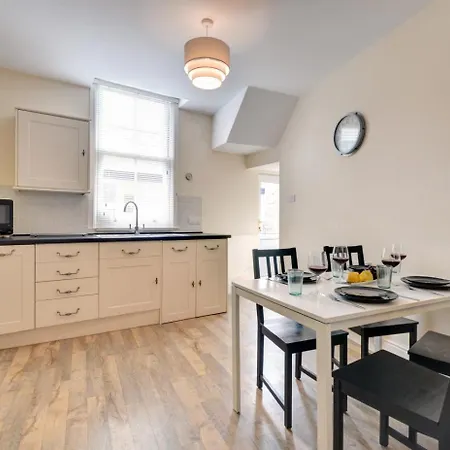 2 Bed In Oc-w402 *