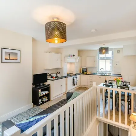 2 Bed In Oc-w402 Daire