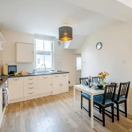 Apartment 2 Bed In Oc-w402