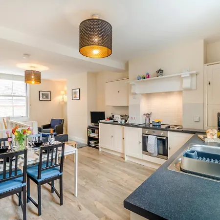 2 Bed In Oc-w402 Apartment Whitby