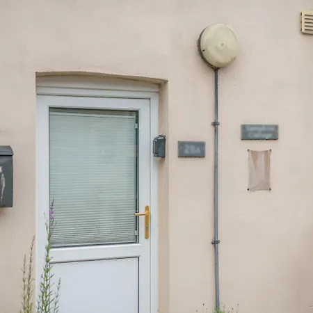 2 Bed In Oc-w402 Apartment