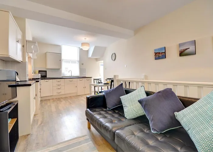 2 Bed In Oc-w402 Holiday home